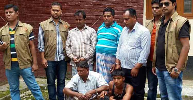 শরীয়তপুরে ৫ চাঁদাবাজ আটক