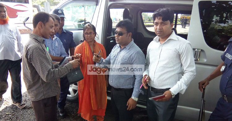 সিরাজগঞ্জে ১০ ট্রাকচালকের জরিমানা