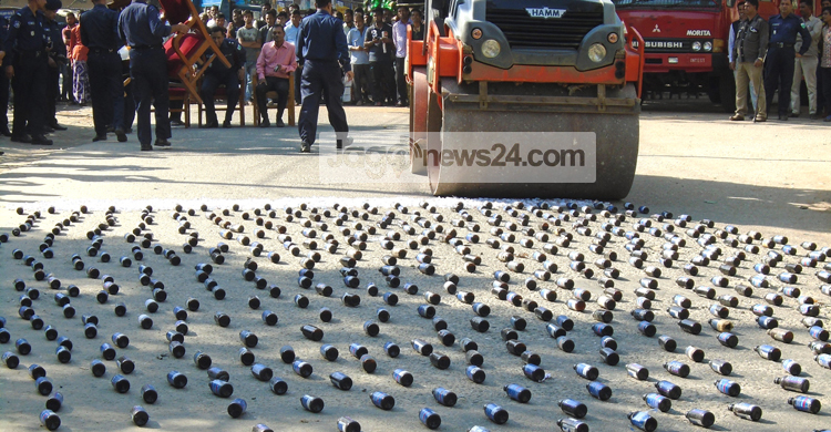 সিরাজগঞ্জে বিপুল পরিমাণ মাদকদ্রব্য ধ্বংস