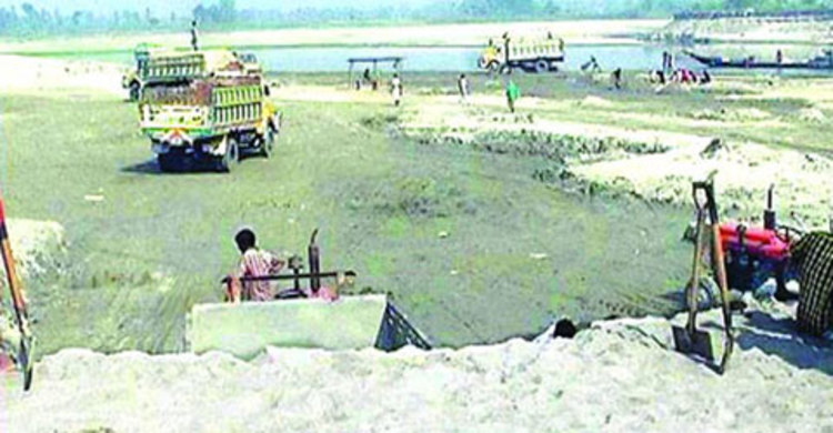 অবৈধভাবে বালু উত্তোলন : ছয় ট্রাকচালকের দণ্ড