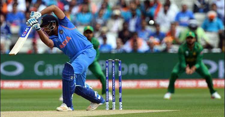 Play resumes in Pak-India match after rain 