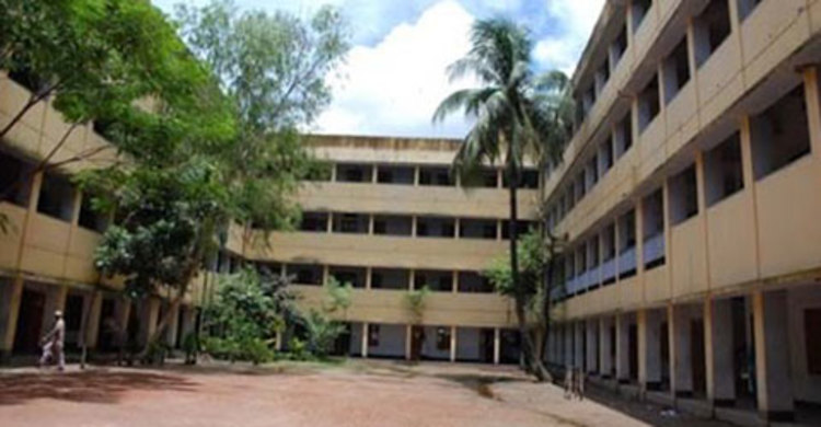 তামিরুল মিল্লাত মাদরাসায় অভিযান : আটক ৩