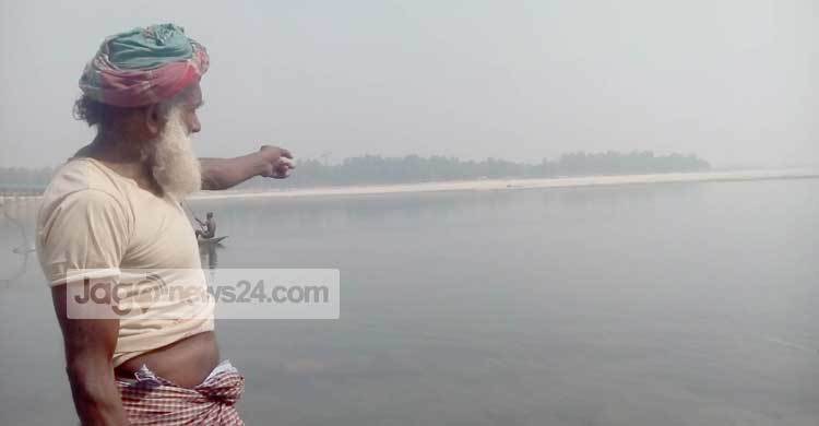 ‘হামার তিস্তা শুকিয়ে খাঁ খাঁ’