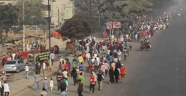 তুরাগের কাফেলায় যেন তিল ধরার ঠাঁই নেই