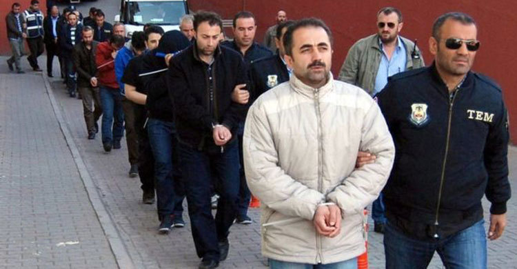 Turkey suspends 9000 police officers for ‘Gulen links’