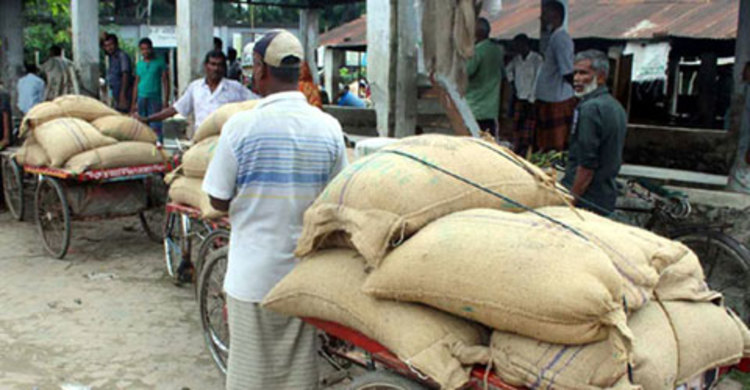 তালিকায় না হওয়ায় চাল পায়নি ১৬ হাজার পরিবার
