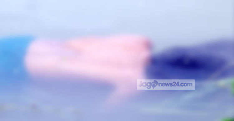 নদীতে ভাসছে মা-মেয়ের মরদেহ