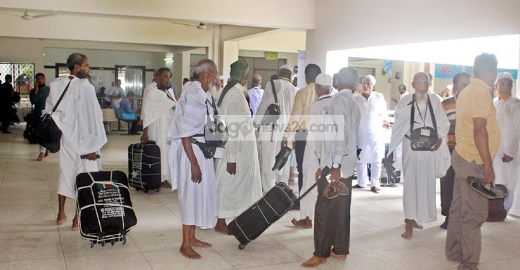হজ পালনের অপেক্ষায় ১ লাখ ২৭ হাজার ২২৯ বাংলাদেশি