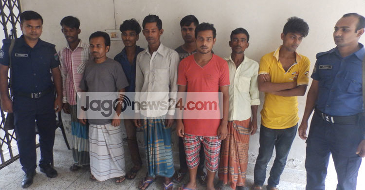 এক রাতে ঝিনাইদহে গ্রেফতার ২৩৯