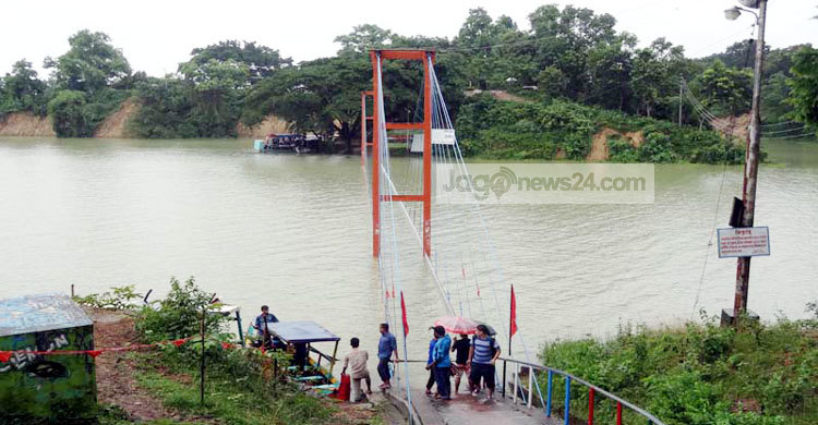 ৫ ফুট পানির নিচে ঝুলন্ত সেতু