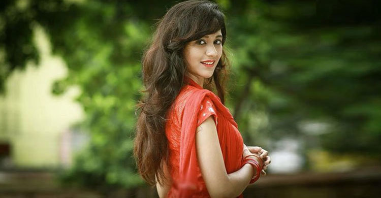 অভিনয়ে ফিরলেন সাবিলা নূর