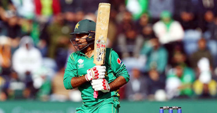 ১৩ ক্রিকেটারকে ফেরত আনল পাকিস্তান