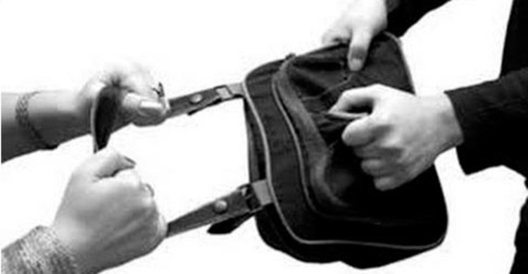 দিনদুপুরে গুলি করে ৪০ লাখ টাকা ছিনতাই