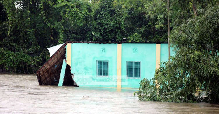 ঠাকুরগাঁওয়ে বন্যা, সেনাবাহিনীর সহযোগিতা চায় প্রশাসন
