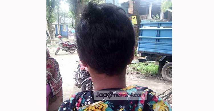 নেশা করতে বারণ করায় স্ত্রীর চুল কেটে দিল