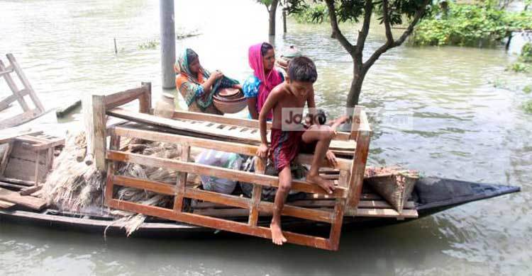 বগুড়ায় বন্যাকবলিত এলাকায় পানিবাহিত রোগের প্রাদুর্ভাব