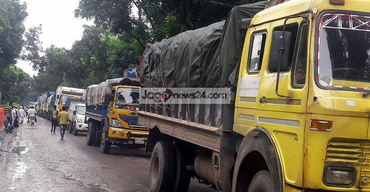 কুমিল্লা-সিলেট মহাসড়কে ১০ কি.মি. যানজট