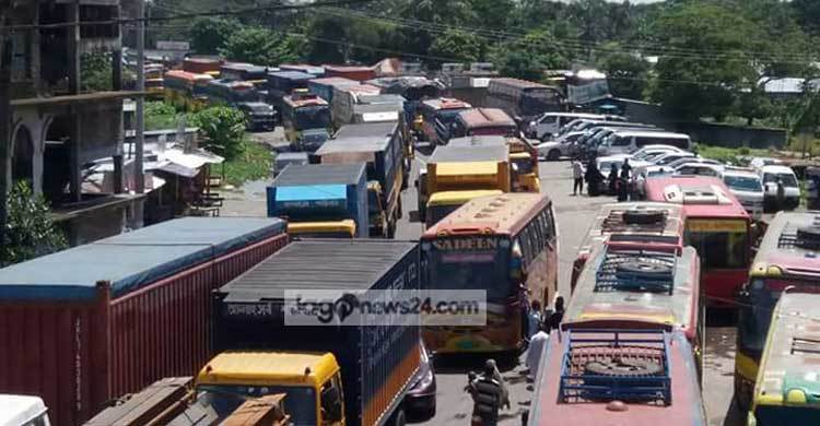 ঢাকা-চট্টগ্রাম মহাসড়কে ২৫ কিলোমিটার যানজট
