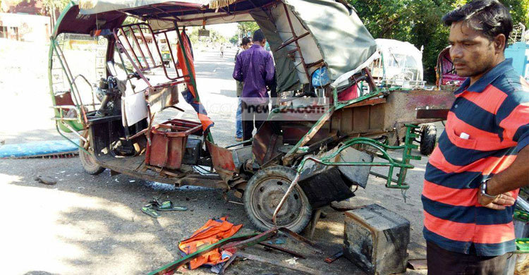 কক্সবাজারে প্রাইভেটকার-ইজিবাইক সংঘর্ষে নিহত ২