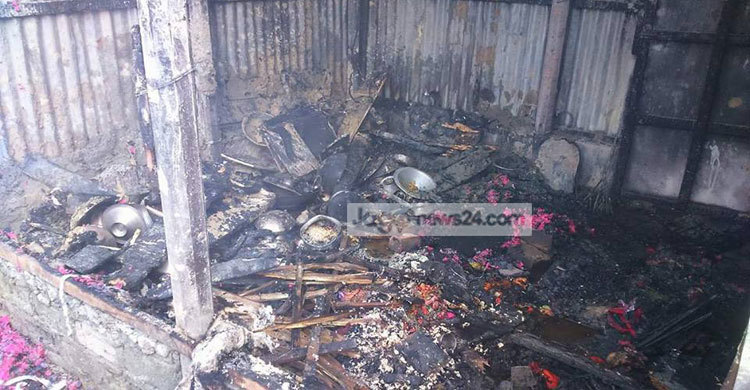 গ্যাসের চুলার আগুনে পুড়ল ৮টি বসতঘর