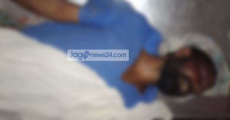 ট্রেনের ছাদ থেকে পড়ে যুবক নিহত