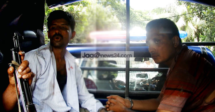 গ্রামীণ ব্যাংক কর্মকর্তাকে গুলি, আটক ২