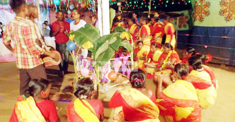 ঠাকুরগাঁওয়ে ওঁরাও সম্প্রদায়ের কারাম উৎসব শুরু