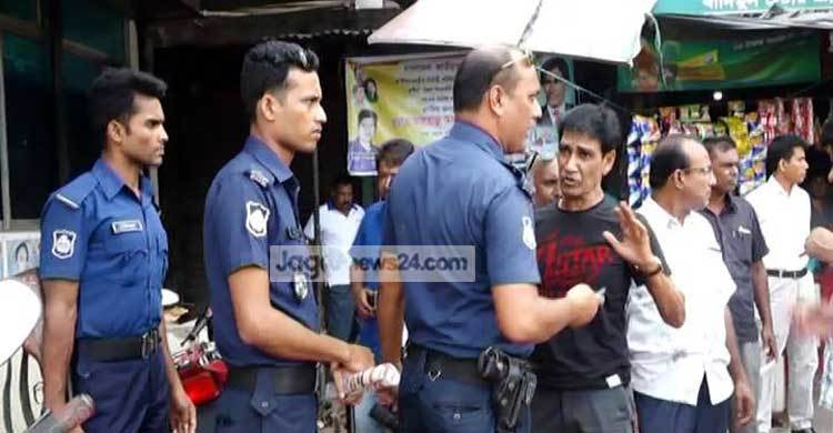 কুষ্টিয়ায় পুলিশি বাধায় রোহিঙ্গা নির্যাতনবিরোধী কর্মসূচি পণ্ড