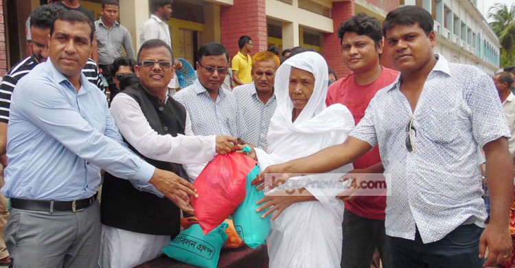 বন্যার্তদের মাঝে ব্যাবিলন গ্রুপের ত্রাণ বিতরণ