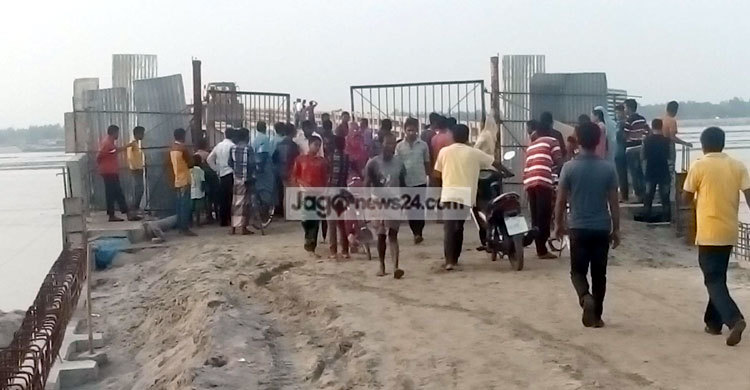 দ্বিতীয় তিস্তা সড়ক সেতু খুলে দেয়ার দাবি বন্যার্তদের