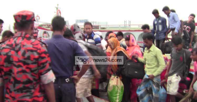 কাঁঠালবাড়ি-শিমুলিয়া নৌ রুটে যাত্রীদের চরম দুর্ভোগ