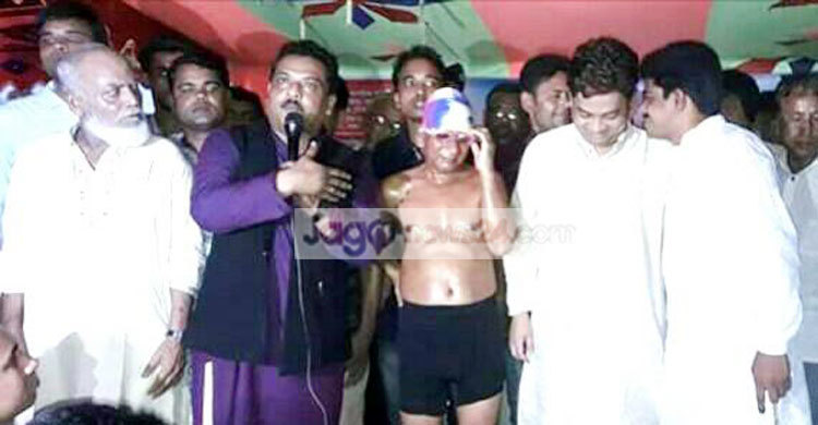 ১৪৬ কি.মি. সাঁতারে নেমেছেন ৬৬ বছরের বৃদ্ধ