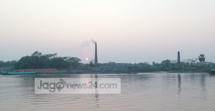 হুমকির মুখে উপকূলের পরিবেশ