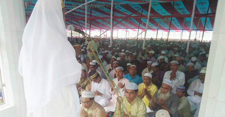 রাজবাড়ীতে ঈদুল আজহার জামাত অনুষ্ঠিত