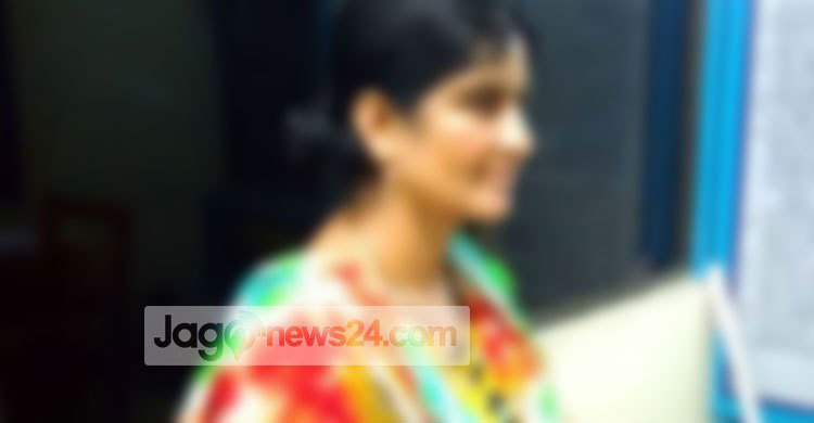 বান্ধবীর আগুনে দগ্ধ রেখার স্বামীর আত্মসমর্পণ