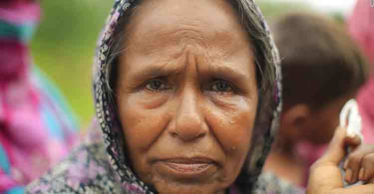 ‘There is genocide going on there’: Rohingya huddle on Bangladesh border