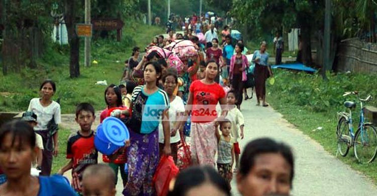 কুতুপালং ও বালুখালীতে ২০টি বুথে রোহিঙ্গা নিবন্ধনের কাজ চলছে