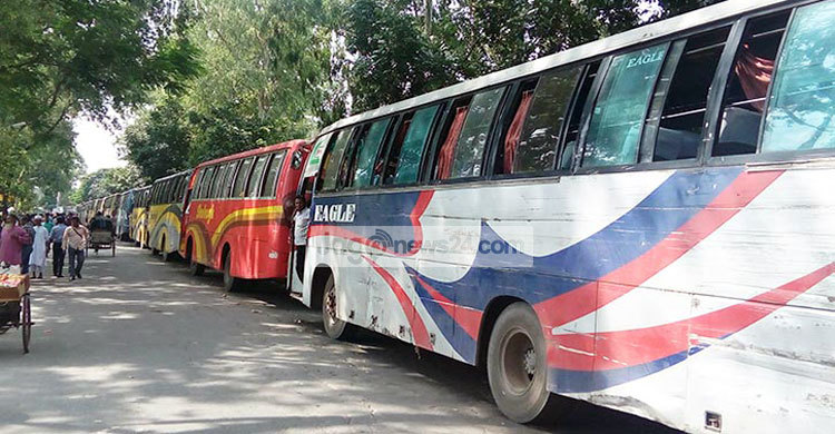 ঈদের দিনেও শিমুলিয়ায় আটকে আছে ৩ শতাধিক যানবাহন