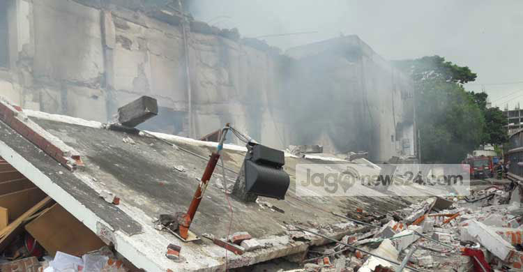 আজও ঢামেক মর্গে টাম্পাকো দুর্ঘটনার ৫ মরদেহ