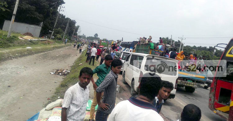 ঢাকা-টাঙ্গাইল মহাসড়কের ৩০ কিলোমিটার এলাকায় তীব্র যানজট