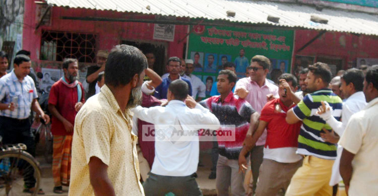 ঠাকুরগাঁওয়ে মুক্তিযোদ্ধার তালিকা নিয়ে সংঘর্ষে আহত ২