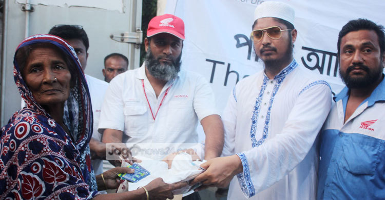 ঠাকুরগাঁওয়ে বন্যার্তদের মাঝে হোন্ডার ত্রাণ বিতরণ