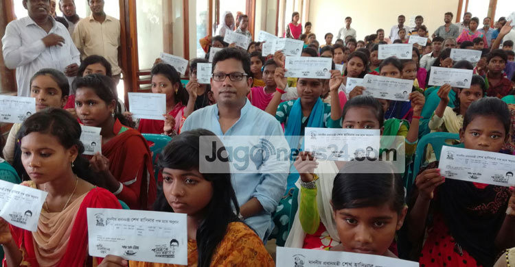 নৃগোষ্ঠীকে মূল জনগোষ্ঠীর কাতারে এনে কর্মসংস্থানের ব্যবস্থা : পলক