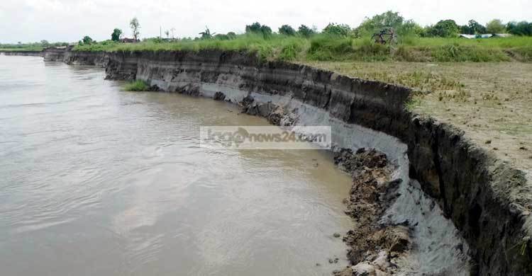 চাঁপাইনবাবগঞ্জে ৯০ পরিবারের ঘরবাড়ি বিলীন