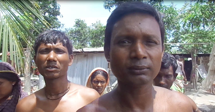 চিড়া-মুড়ি খেয়ে দিন কাটছে জেলেদের