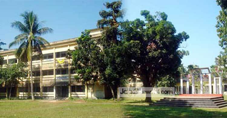 বৃন্দাবন কলেজে বিদায় অনুষ্ঠানে শিক্ষার্থীদের ভাঙচুর