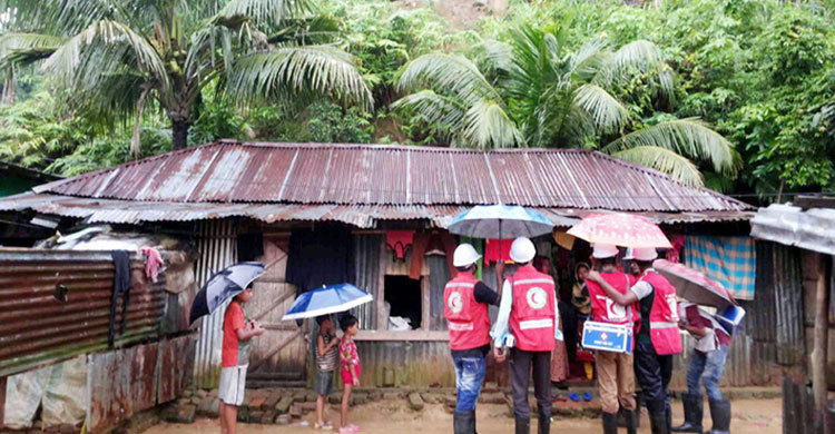 খাগড়াছড়িতে আশ্রয় কেন্দ্রে নেয়া হয়েছে ৪৩ পরিবারকে