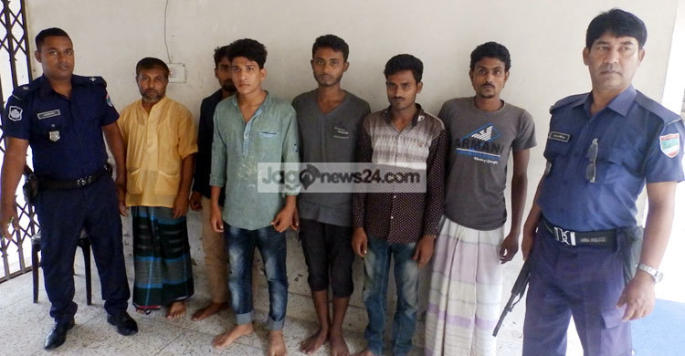 ঝিনাইদহে জামায়াত কর্মীসহ গ্রেফতার ৭৯