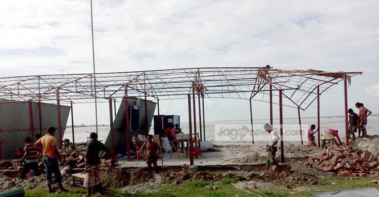 ফেরার পথে সব নিয়ে যাচ্ছে তিস্তা