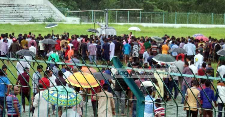 হেলিকপ্টারে চড়ে ভাইকে দেখতে গেলেন এমপি আউয়াল